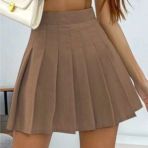 Pleated skirt